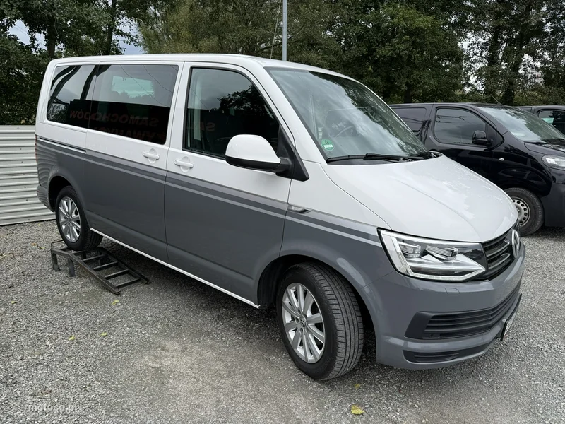 Volkswagen Multivan 5
