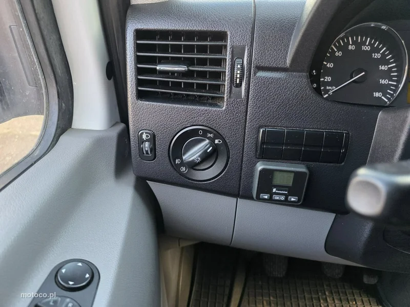 Mercedes-Benz Sprinter 11