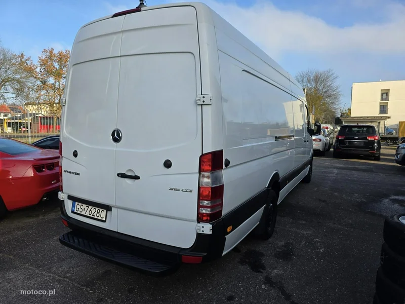 Mercedes-Benz Sprinter 4