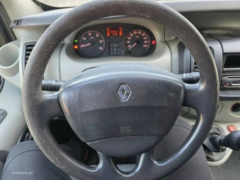 Renault Trafic 8