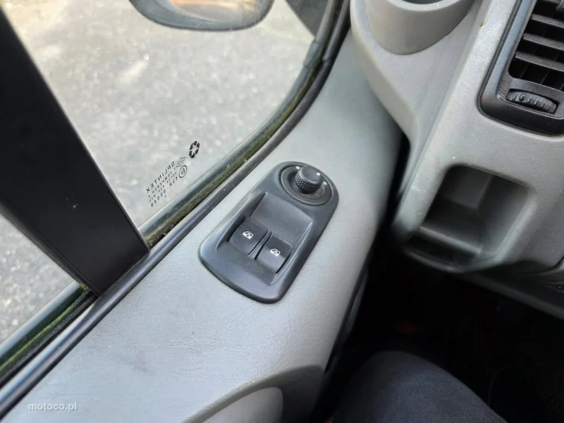Renault Trafic 10