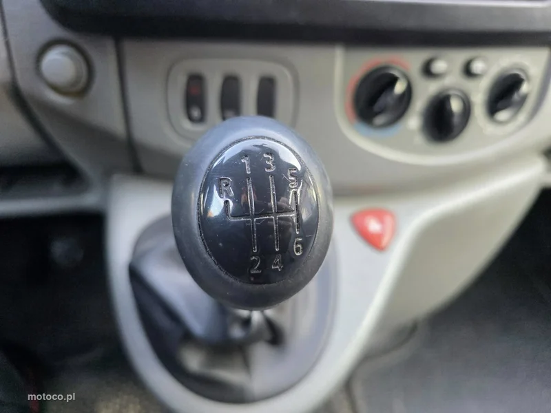 Renault Trafic 14