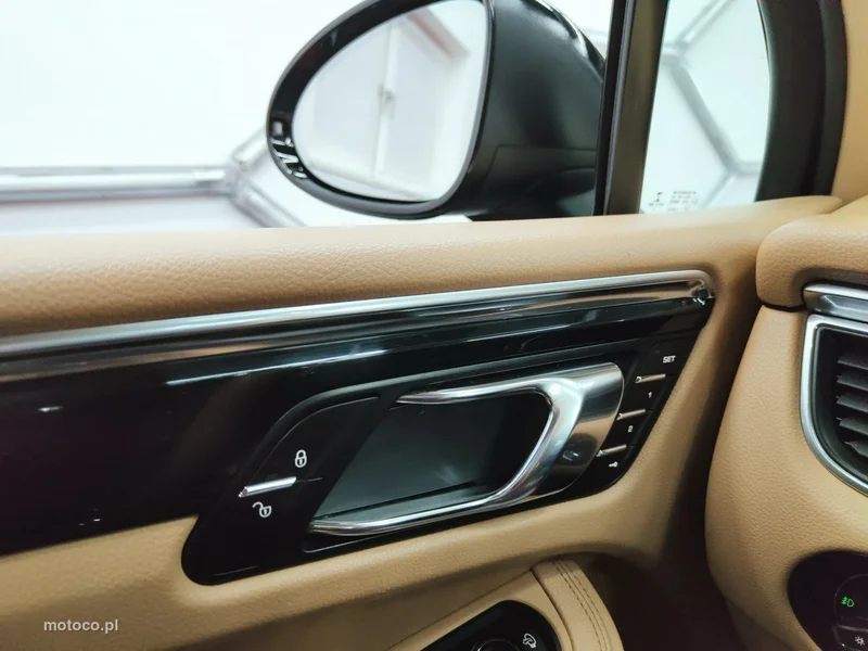 Porsche Macan 95B 11