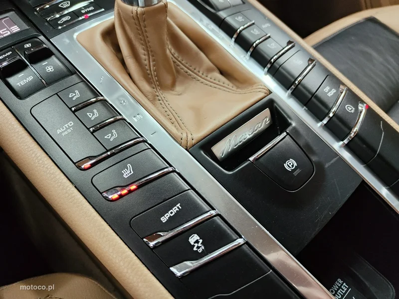 Porsche Macan 95B 25