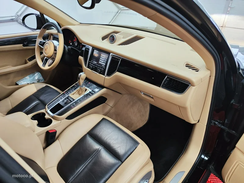 Porsche Macan 95B 27