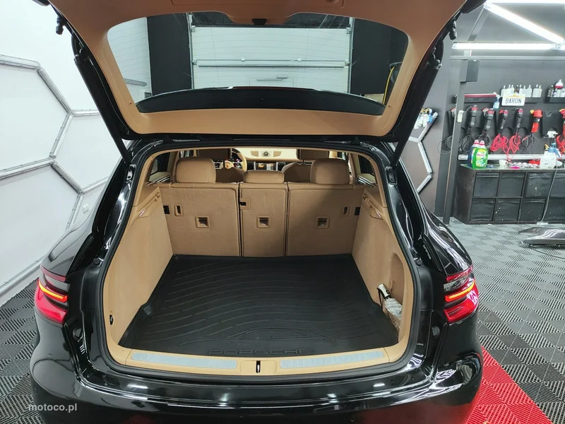 Porsche Macan 95B 35