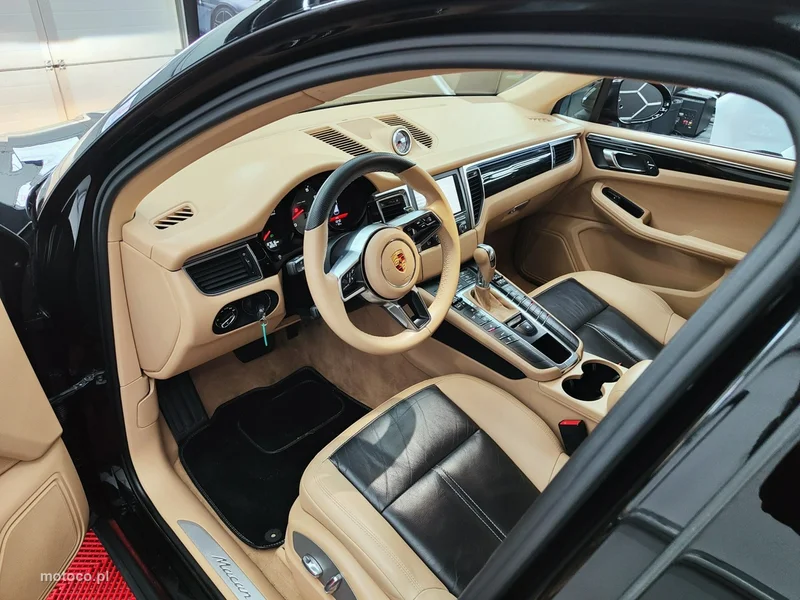 Porsche Macan 95B 8