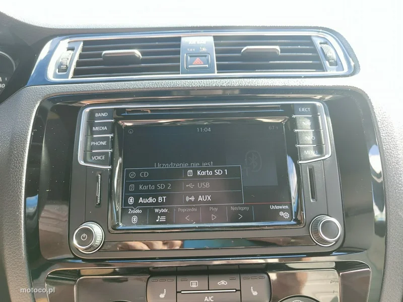 Volkswagen Jetta VI 16