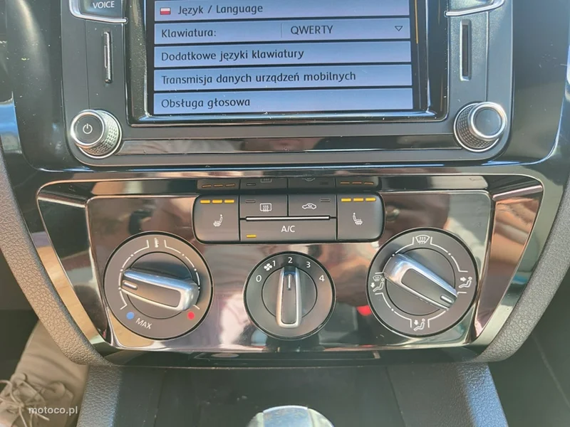 Volkswagen Jetta VI 23