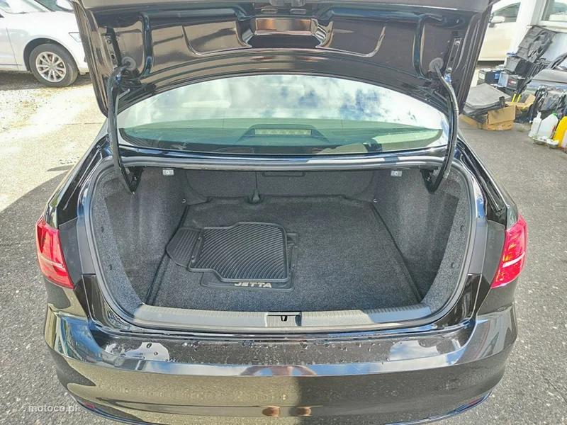 Volkswagen Jetta VI 33