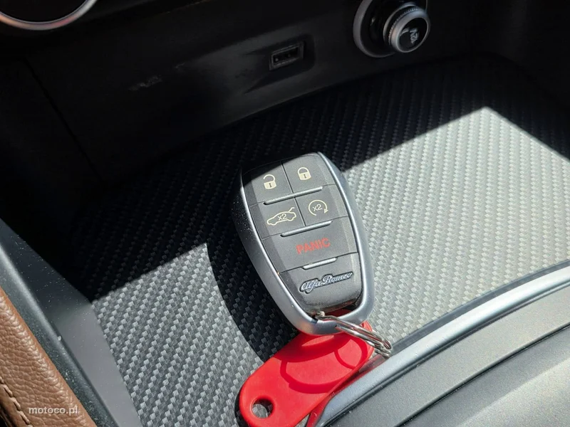 Alfa Romeo Stelvio 23