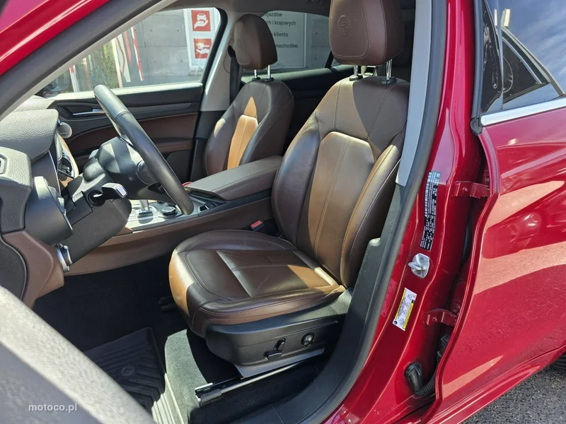 Alfa Romeo Stelvio 6