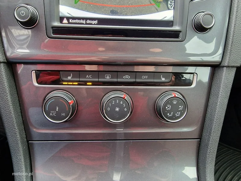 Volkswagen Golf VII 26