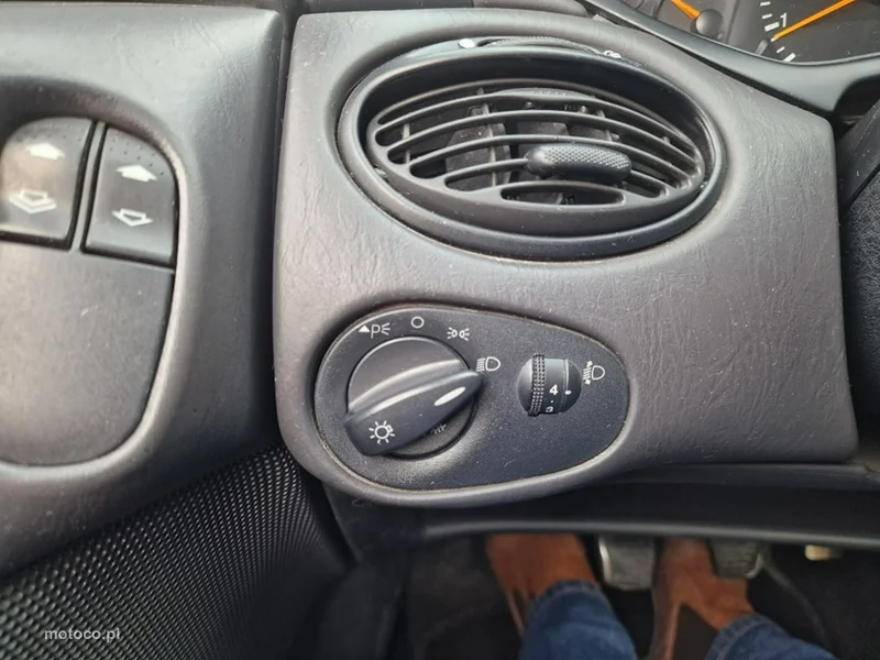 Ford Focus II 12