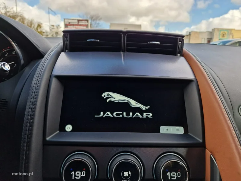 Jaguar F-Type 18