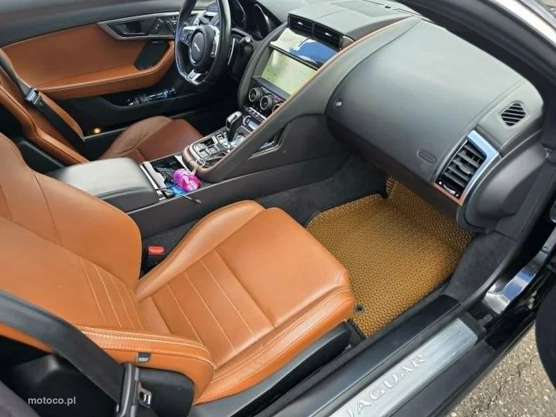 Jaguar F-Type 31
