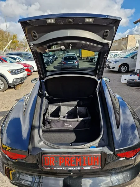 Jaguar F-Type 32