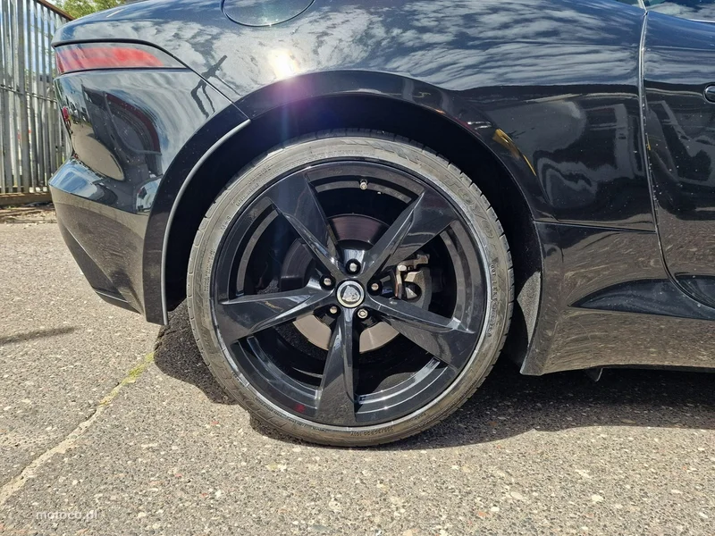 Jaguar F-Type 34