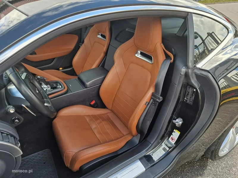 Jaguar F-Type 6