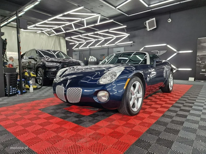 Pontiac Solstice 4