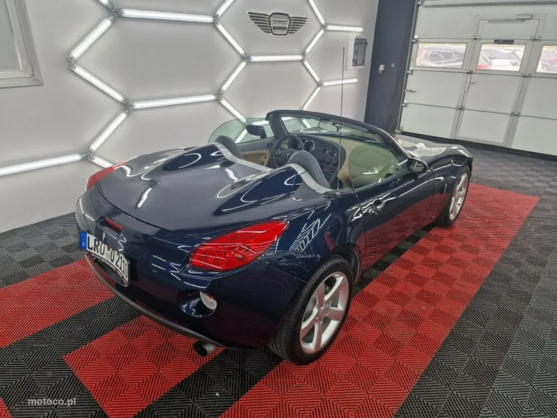 Pontiac Solstice 9