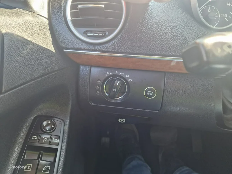 Mercedes-Benz GL X164 GL 450 12