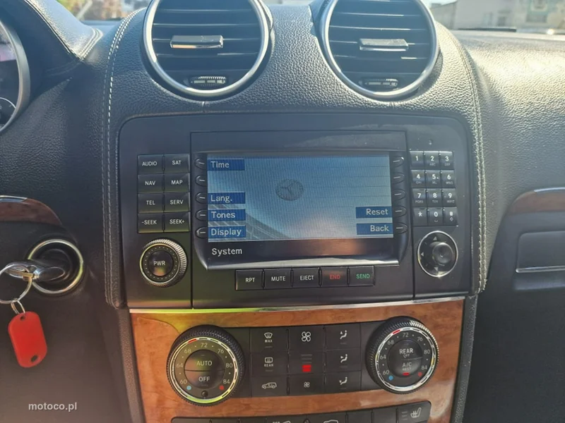 Mercedes-Benz GL X164 GL 450 17