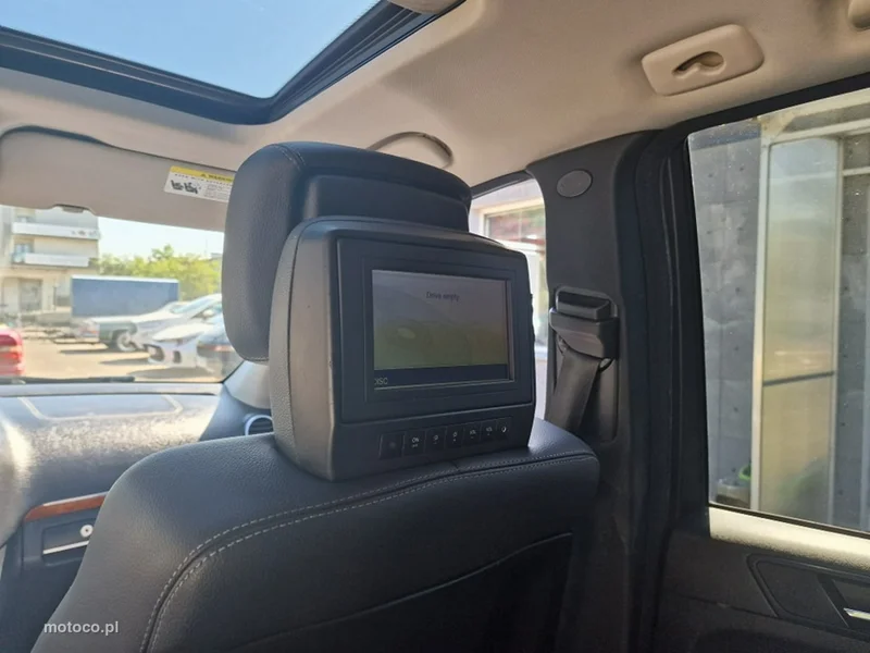 Mercedes-Benz GL X164 GL 450 26