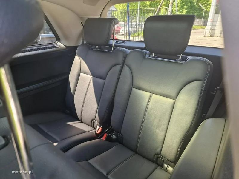 Mercedes-Benz GL X164 GL 450 31