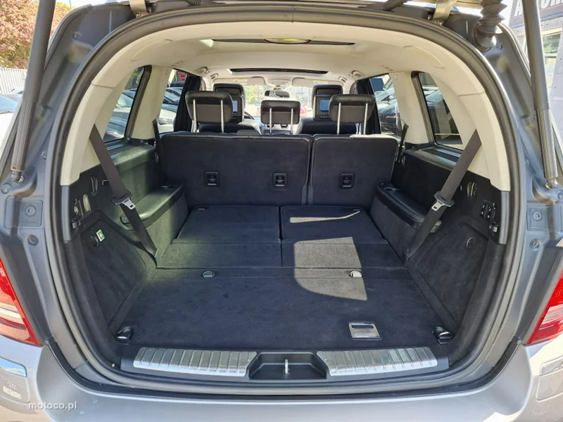 Mercedes-Benz GL X164 GL 450 32