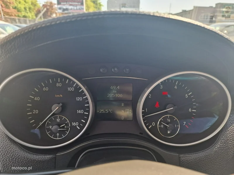 Mercedes-Benz GL X164 GL 450 10
