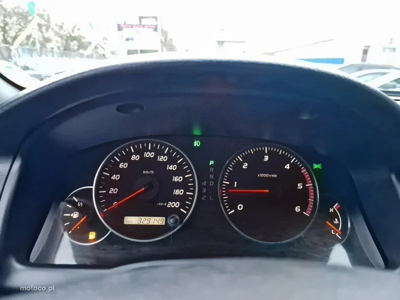 Toyota Land Cruiser J200 11