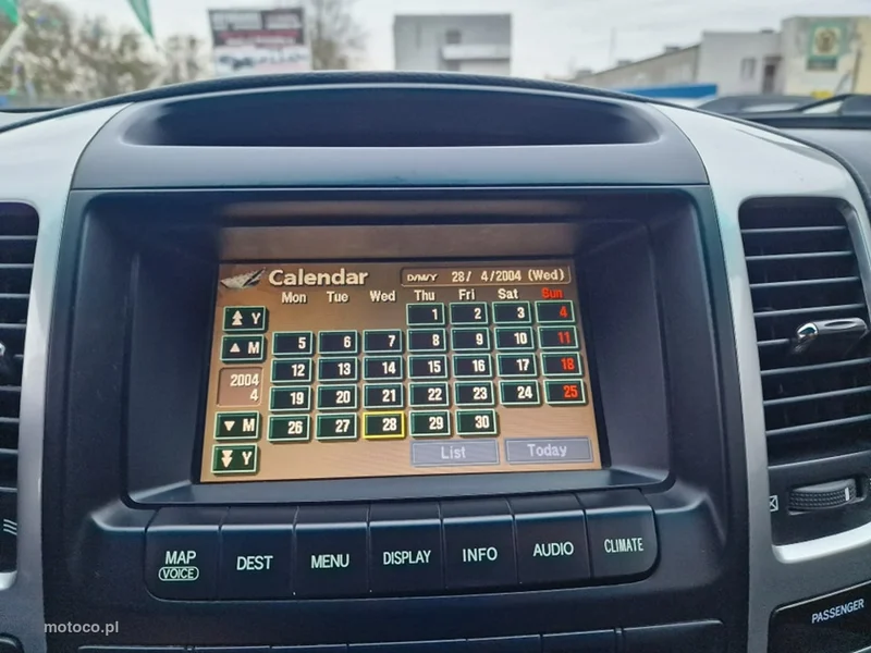 Toyota Land Cruiser J200 22