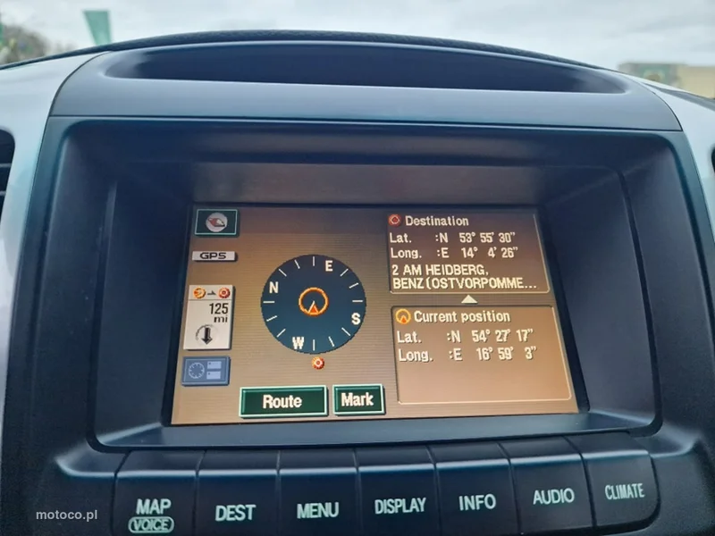 Toyota Land Cruiser J200 23