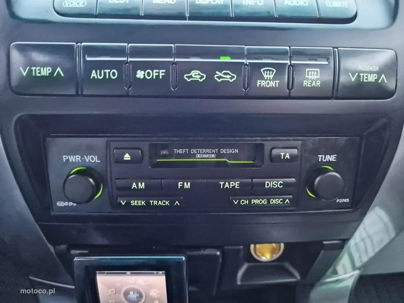 Toyota Land Cruiser J200 26