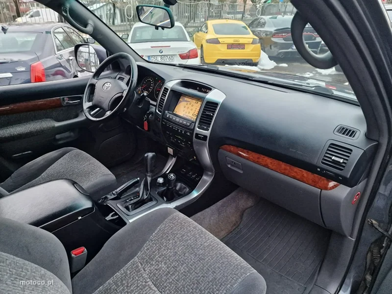 Toyota Land Cruiser J200 32