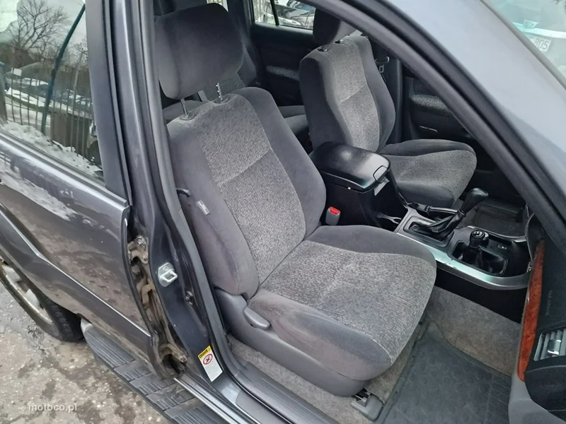 Toyota Land Cruiser J200 33