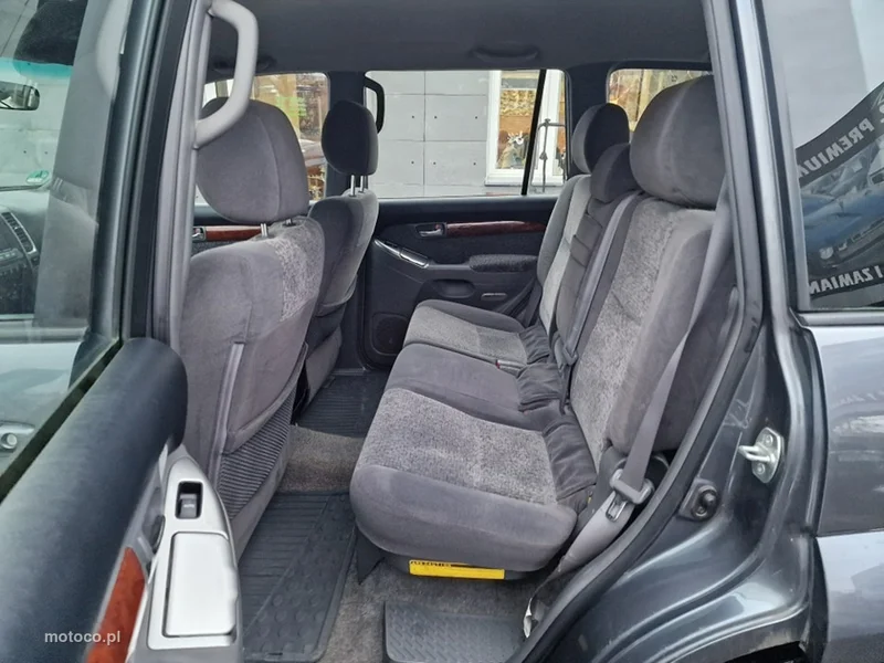 Toyota Land Cruiser J200 34