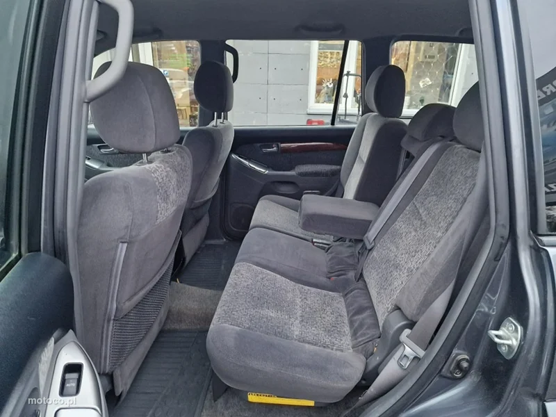 Toyota Land Cruiser J200 35