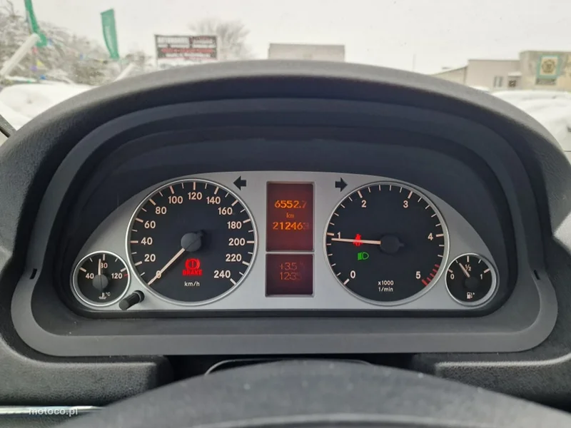 Mercedes-Benz Klasa B W245 B 180 9