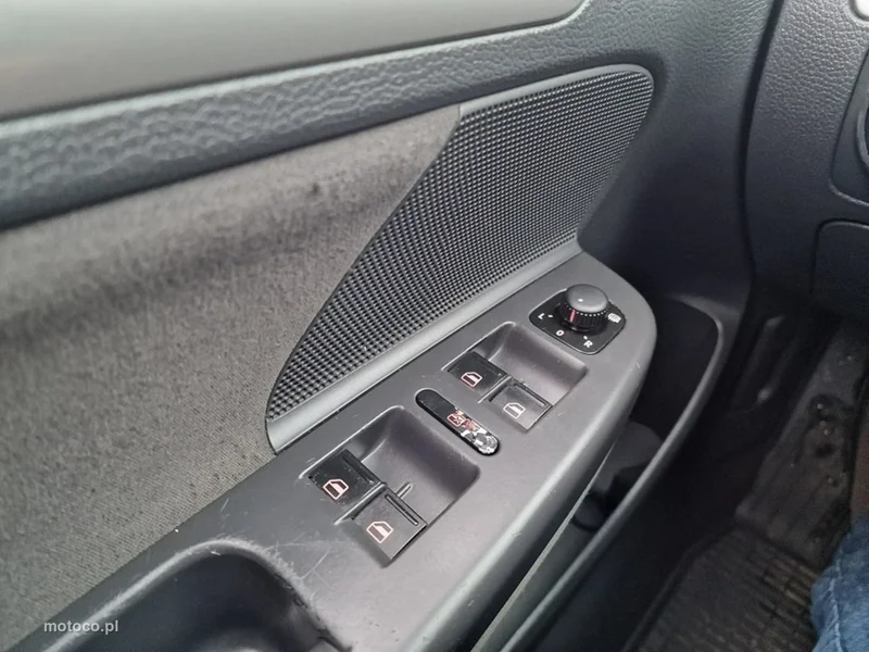 Volkswagen Golf V 11
