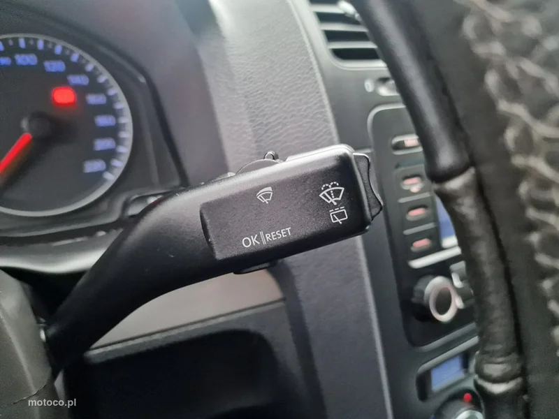 Volkswagen Golf V 13
