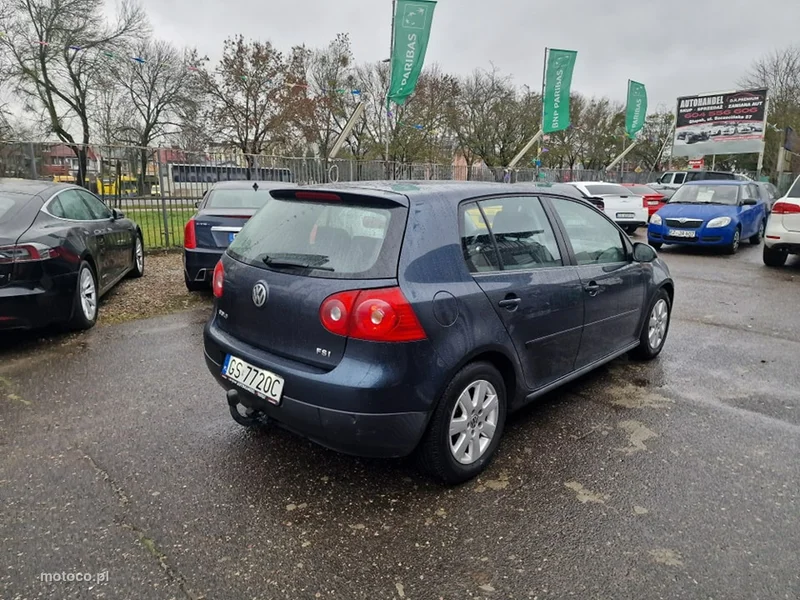 Volkswagen Golf V 4