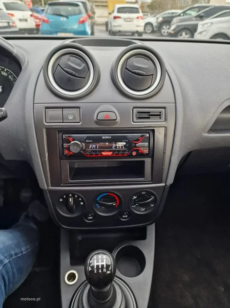 Ford Fiesta V 11