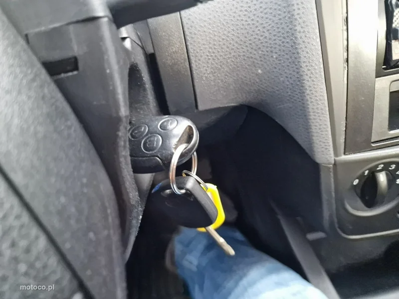 Ford Fiesta V 10
