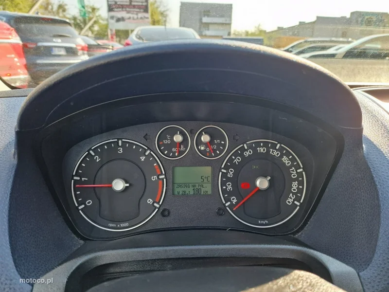 Ford Fiesta V 11