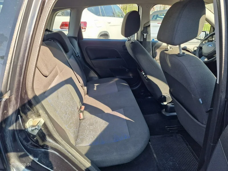 Ford Fiesta V 21