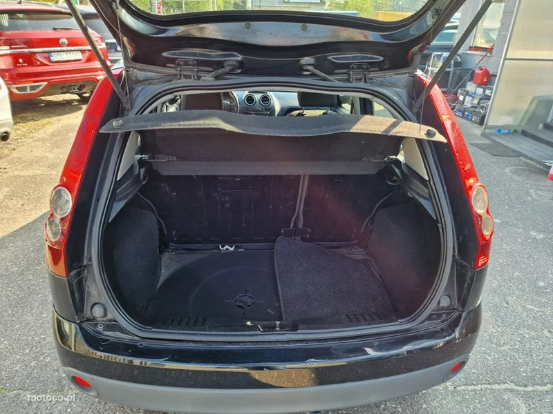 Ford Fiesta V 22