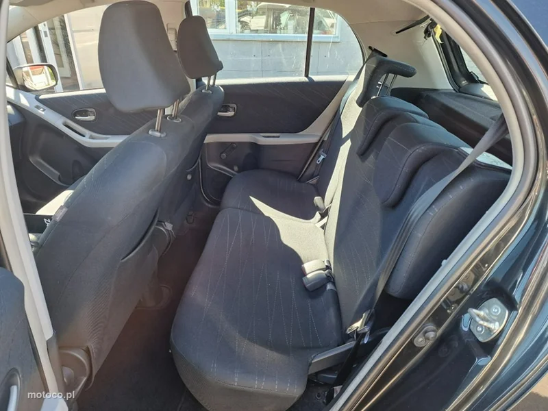 Toyota Yaris XP90 21