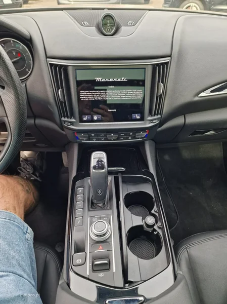 Maserati Levante 15